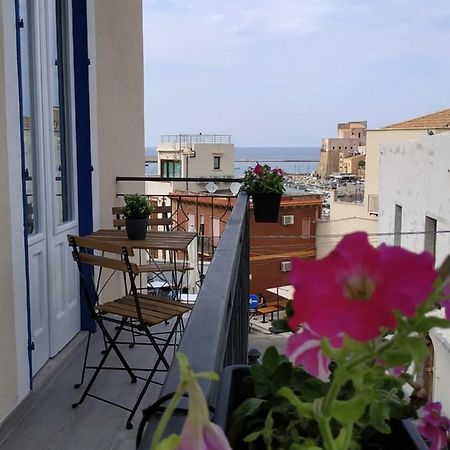 Marina Blu Rooms 卡斯泰拉马莱 外观 照片