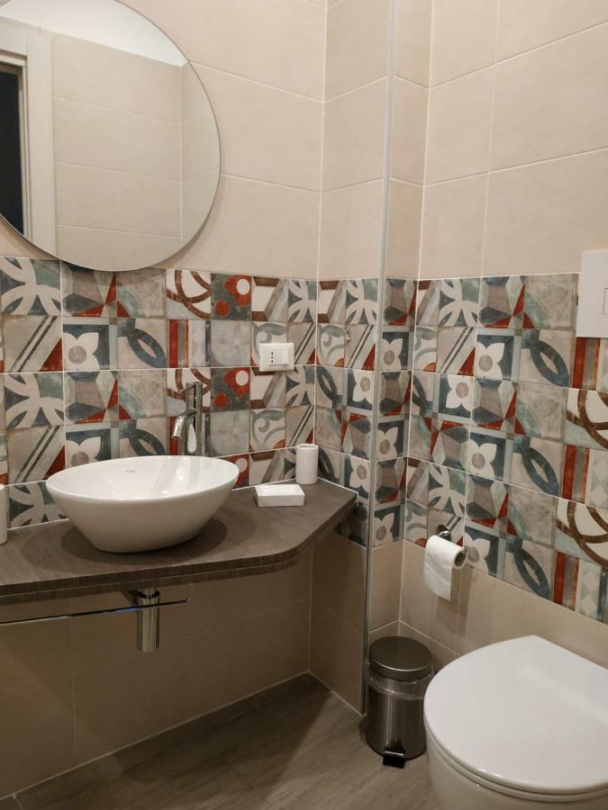 Marina Blu Rooms 卡斯泰拉马莱 外观 照片