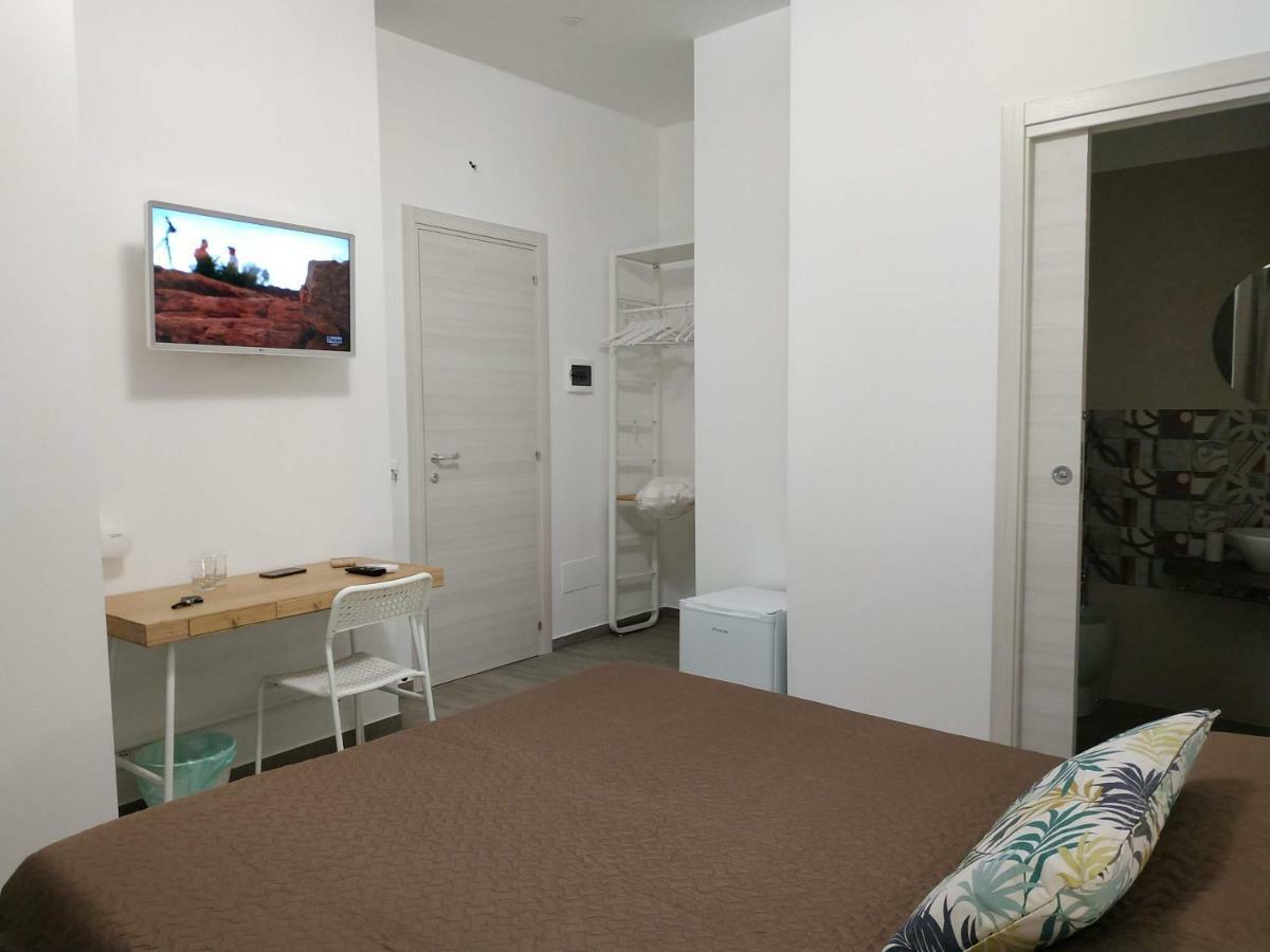 Marina Blu Rooms 卡斯泰拉马莱 外观 照片