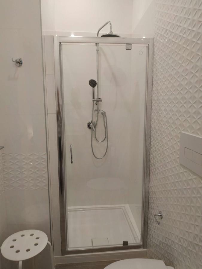 Marina Blu Rooms 卡斯泰拉马莱 外观 照片
