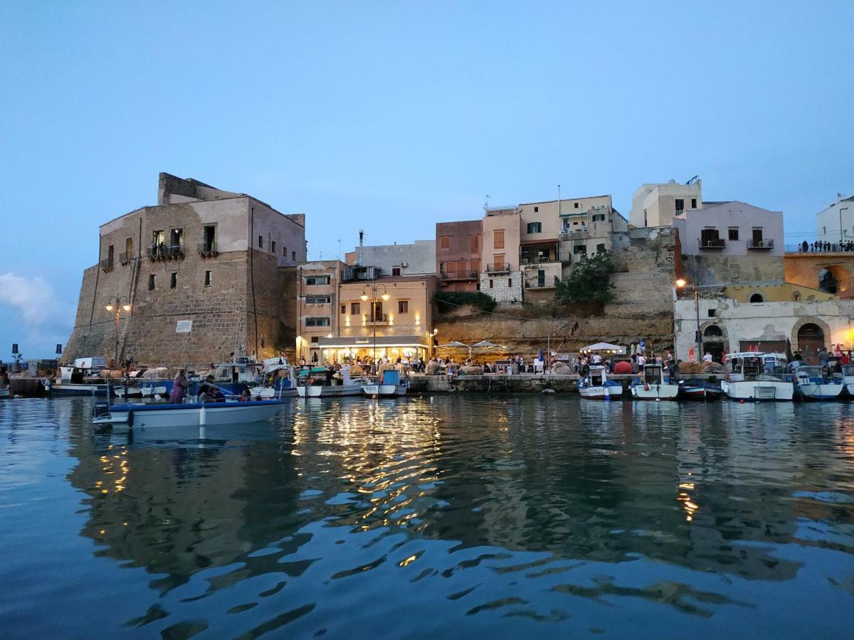 Marina Blu Rooms 卡斯泰拉马莱 外观 照片