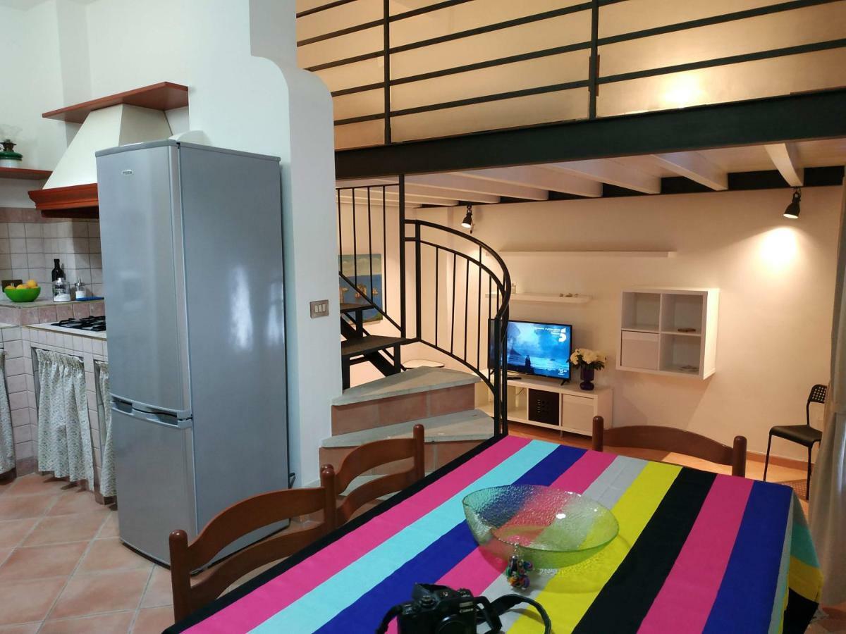 Marina Blu Rooms 卡斯泰拉马莱 外观 照片